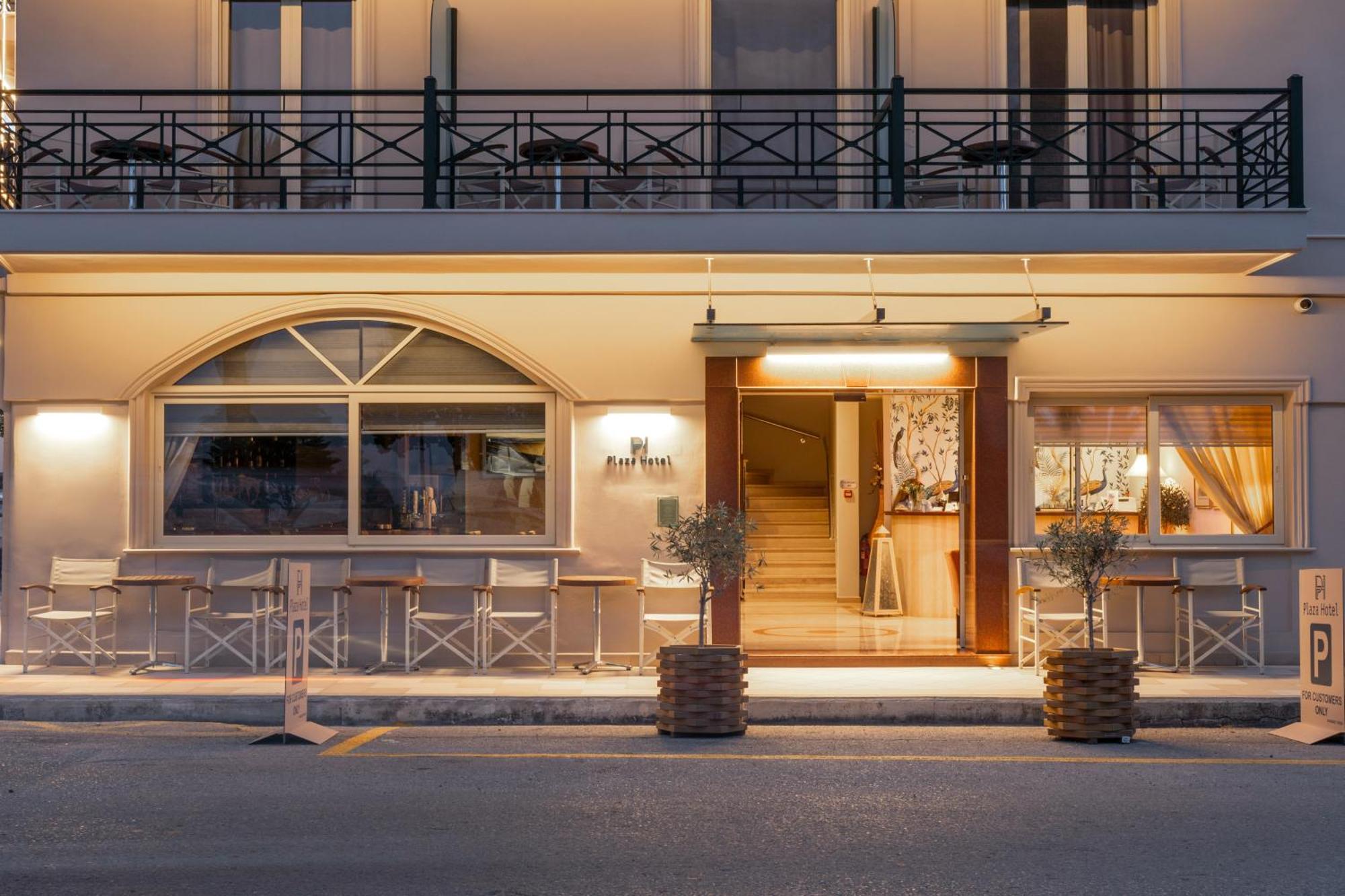 Plaza Hotel Закінф Екстер'єр фото